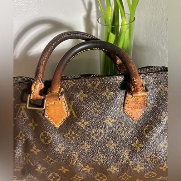 Authentic Louis Vuitton Monogram 30 Speedy Handbag - Picture 2 of 13